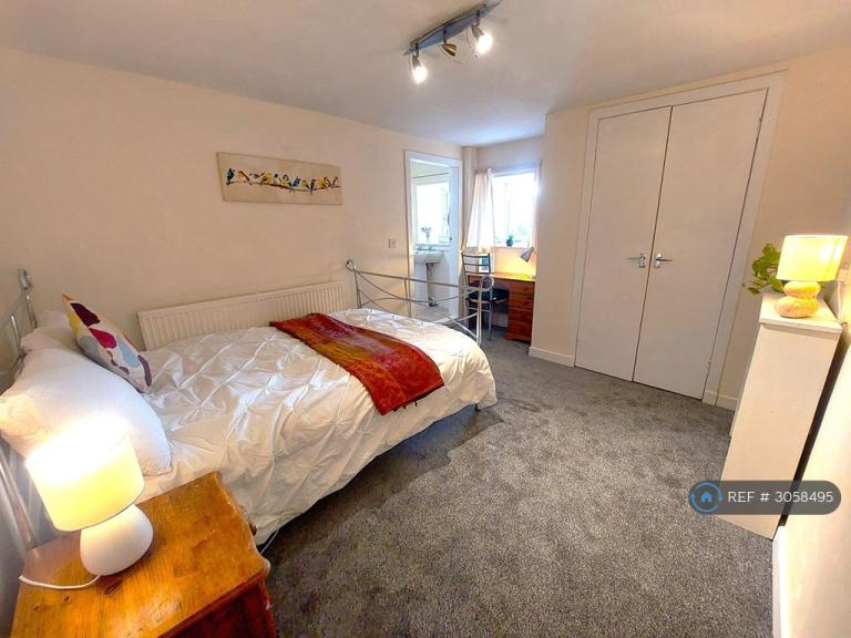 Room Dockhead in Dumfries