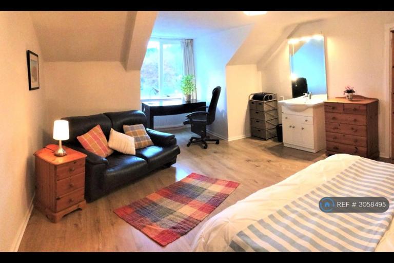 Room Dockhead in Dumfries