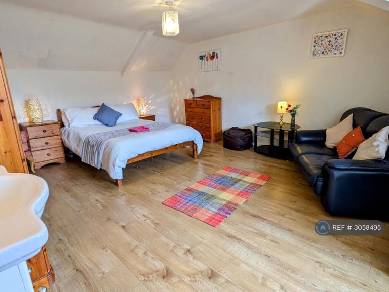 Room Dockhead in Dumfries