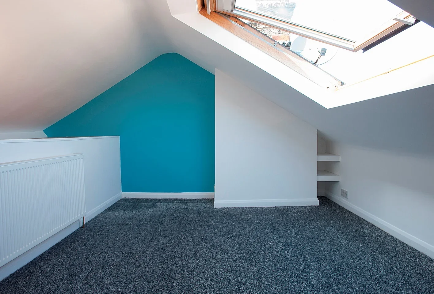 Flat Dafforne Road in Greater London