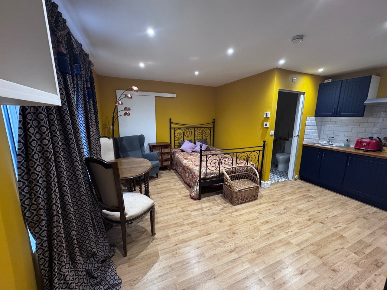 Room North End in London