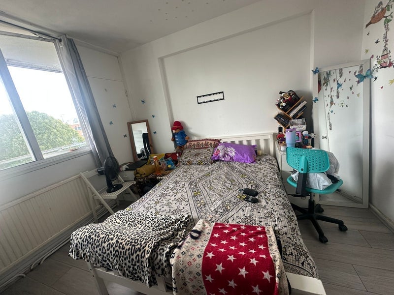 Room Barnardo Gardens in Greater London