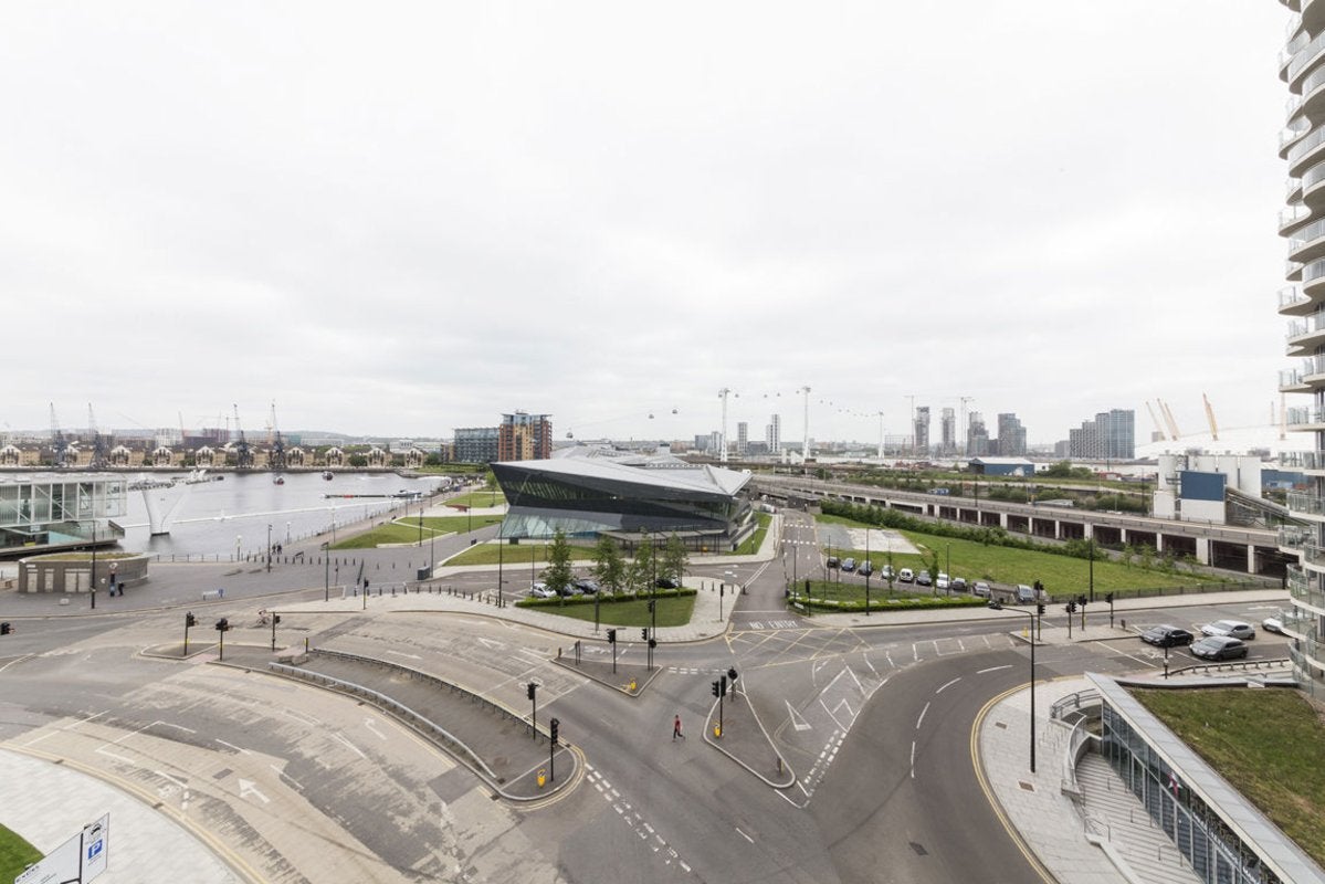 Flat Western Gateway in London