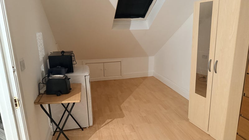 Room Hervey Park Road in Greater London