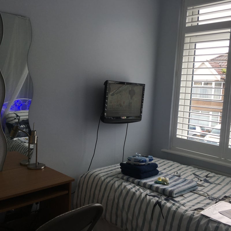 Room Smyth Road in Bristol