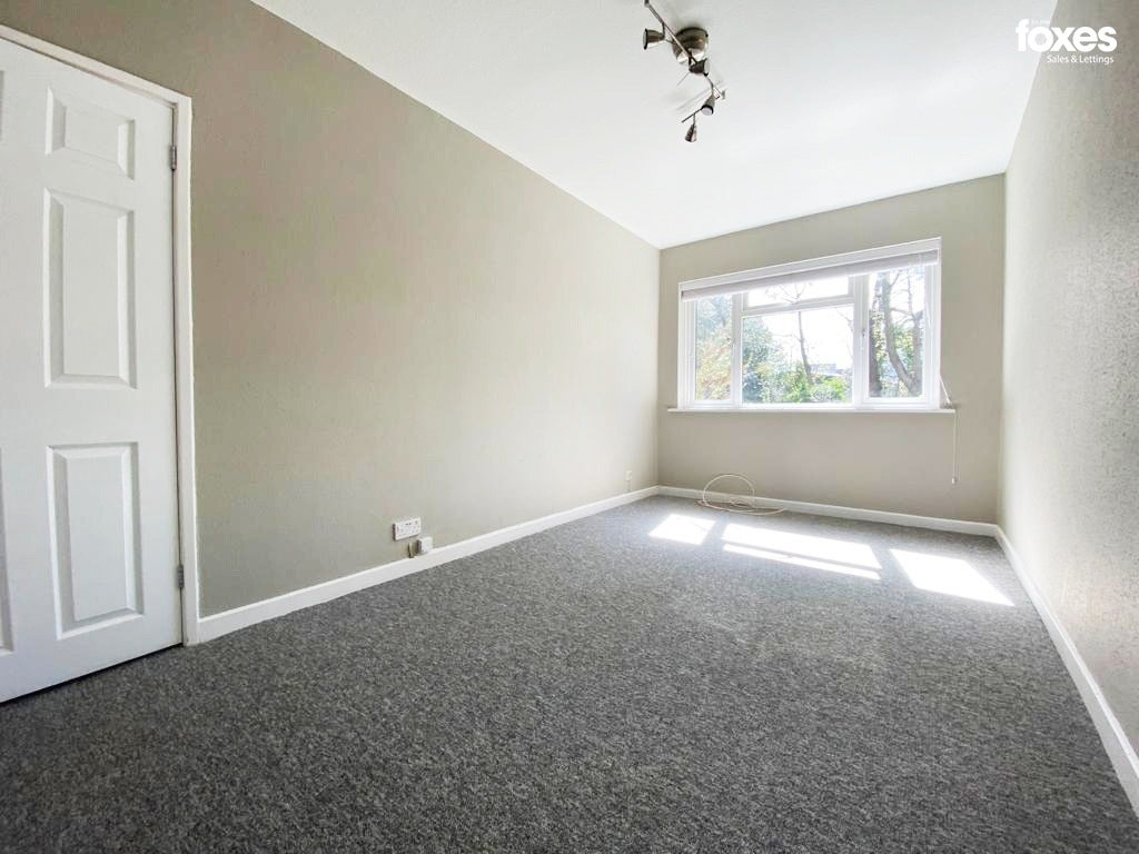 Flat Madeira Road in Bournemouth