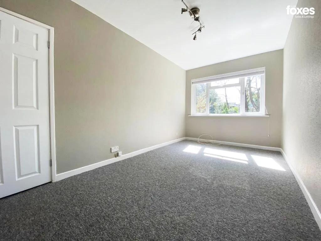 Flat Madeira Road in Bournemouth