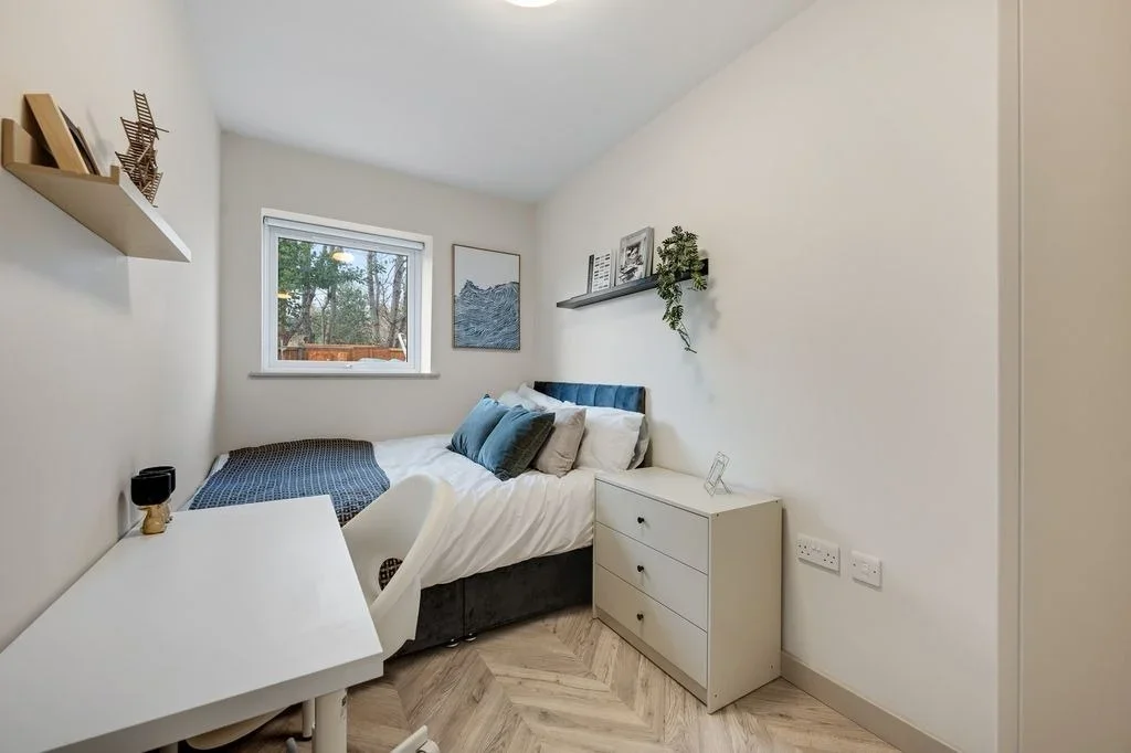 Room London Road in Greater London