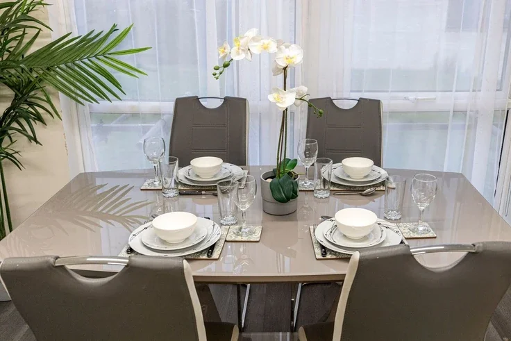 Flat Holmleigh Road in Greater London