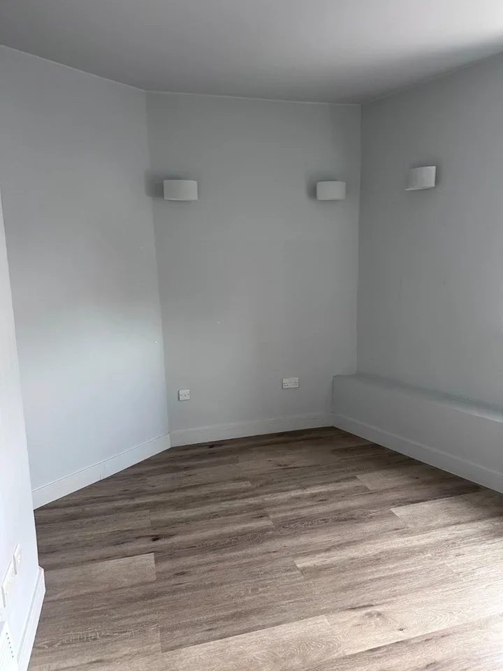 Flat Wimbledon Park Road in Greater London