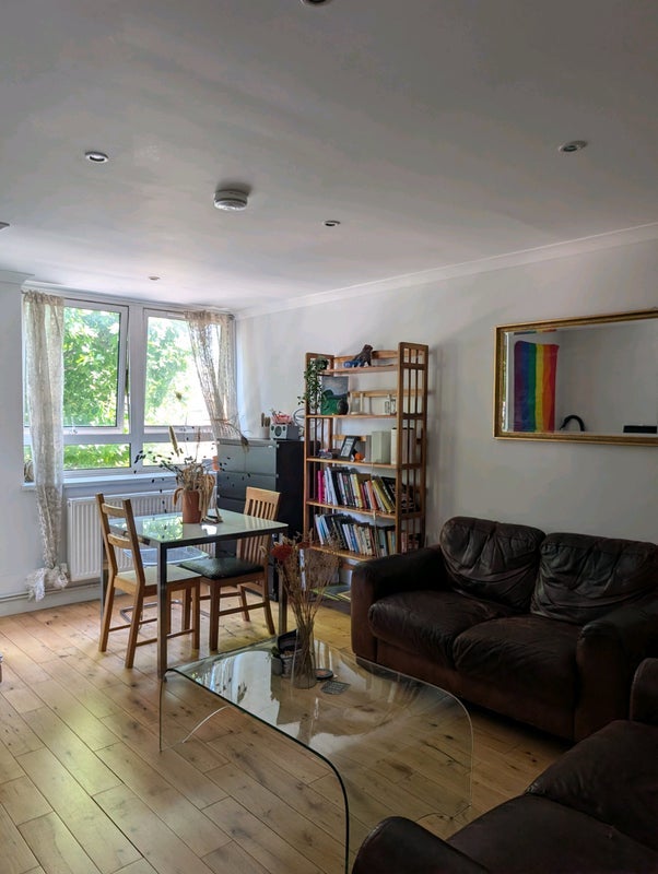 Room Darling Row in Greater London