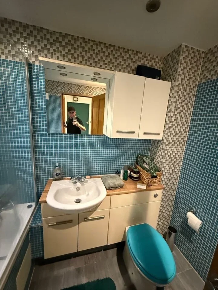 Flat Honey Close in Greater London