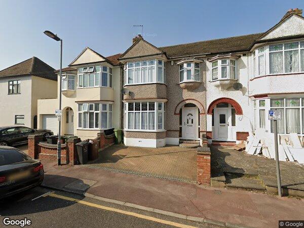 Flat Oakley Avenue in Greater London