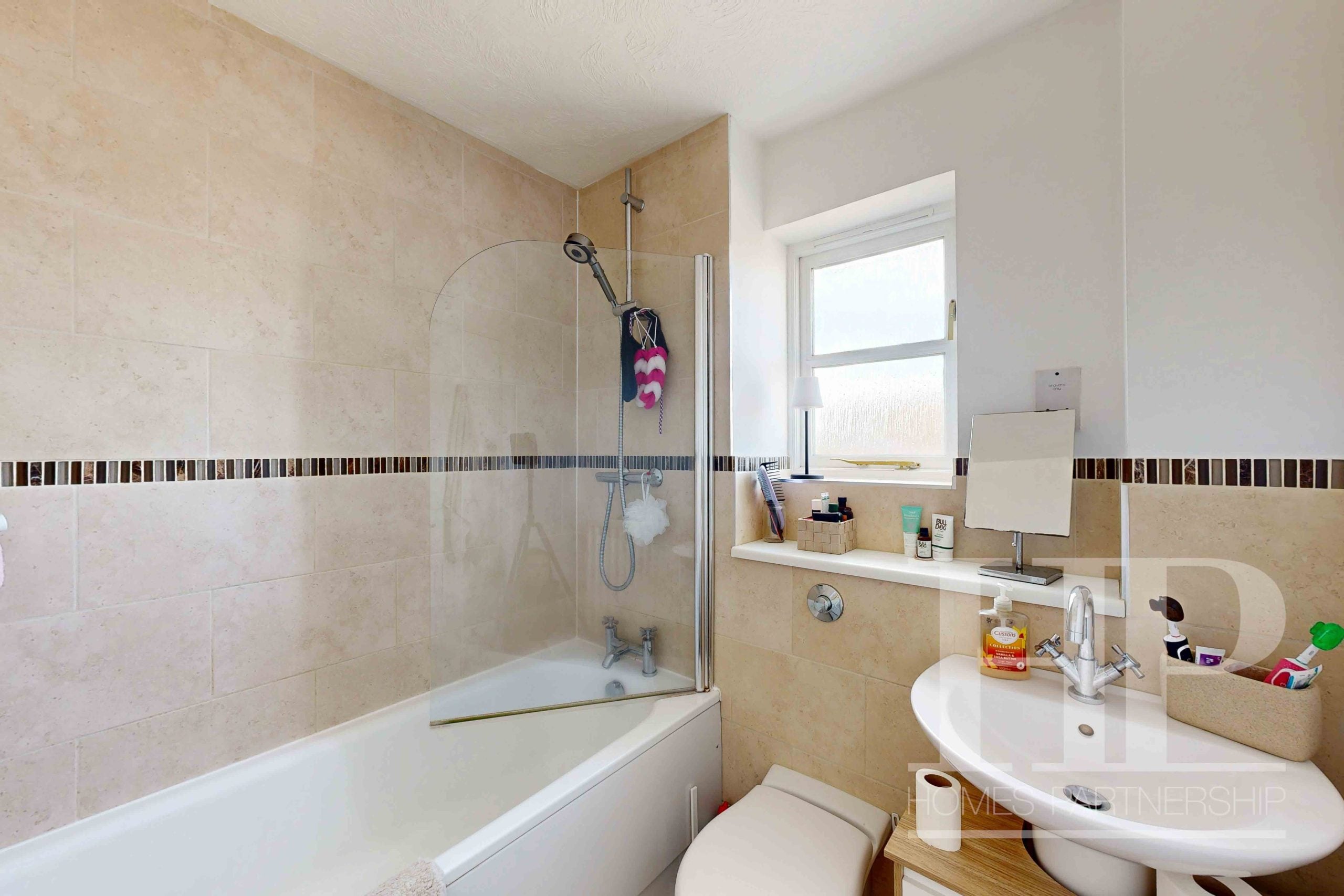 House Boleyn Close in Crawley
