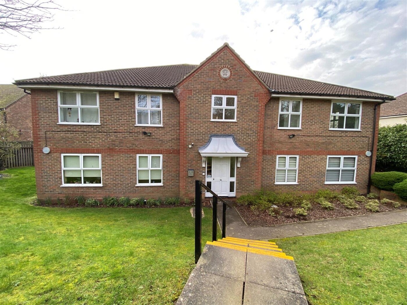 Flat Lockwood Close in Greater London