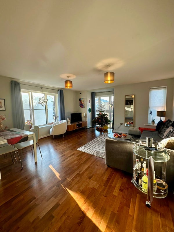 Room St. Thomas's Way in Greater London