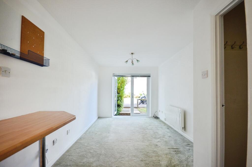 Flat Almond Road in Southampton