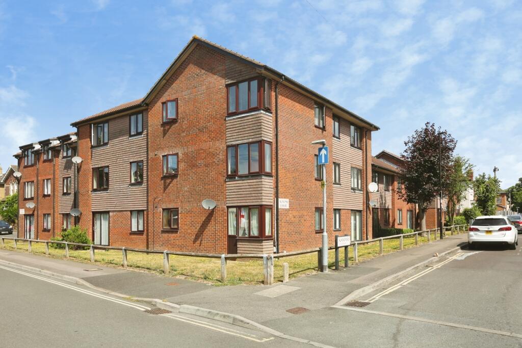Flat Almond Road in Southampton