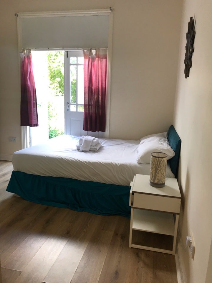 Flat Eade Road in Greater London