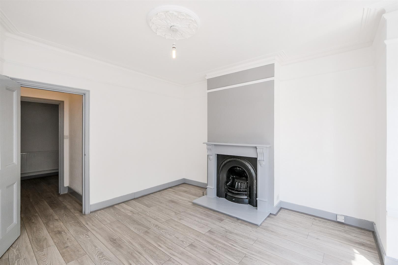 Flat Hatherley Road in Greater London