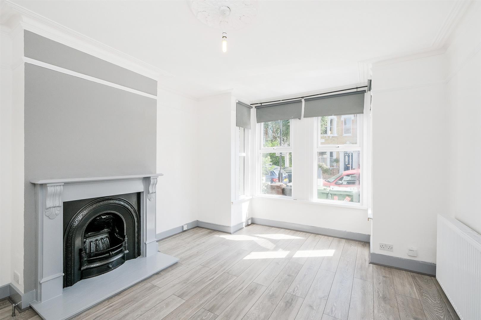 Flat Hatherley Road in Greater London
