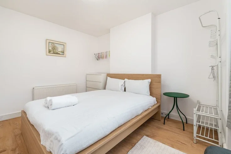 Flat Little Bushey Lane in Hertsmere