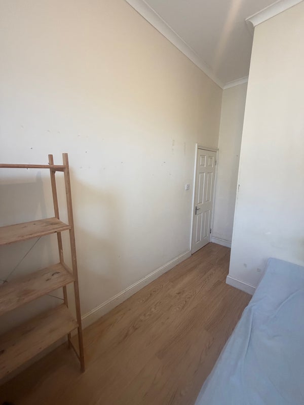 Room Russell Gardens in Greater London