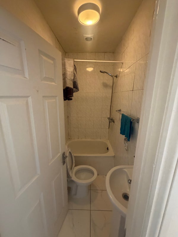 Room Russell Gardens in Greater London