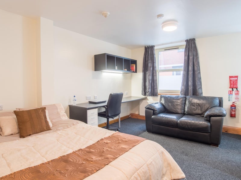 Flat Adelphi Street in Preston