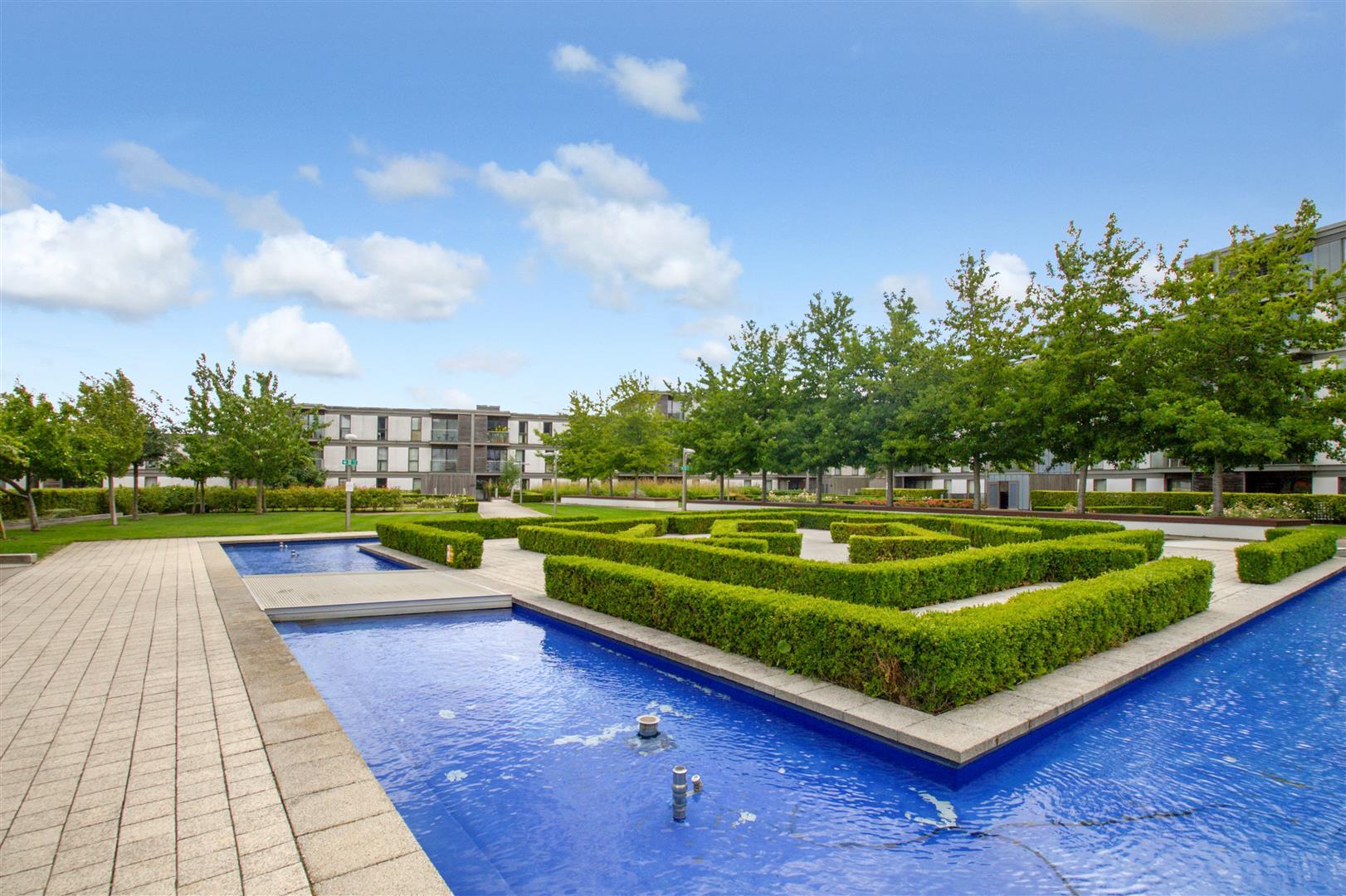 Flat South Row in Milton Keynes