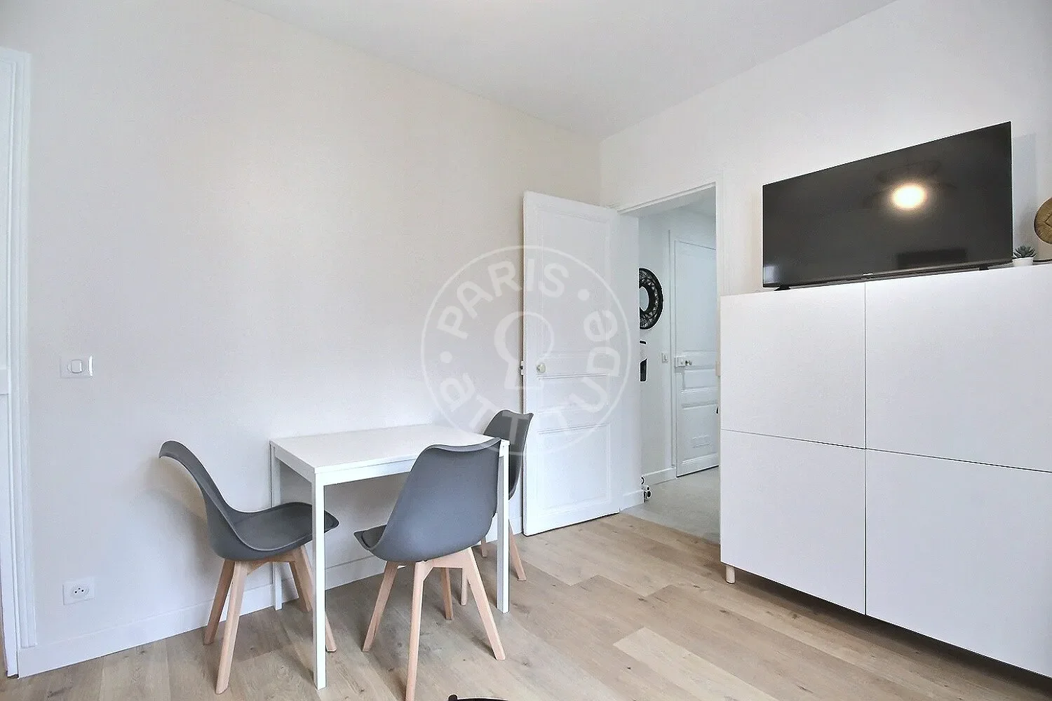Appartement Rue du Moulin Vert à Paris