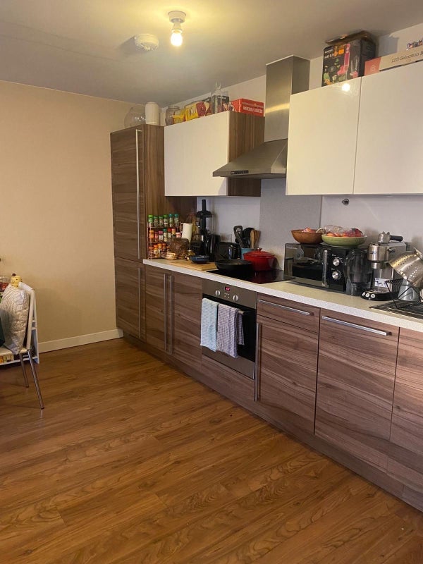 Room Sillavan Way in Salford