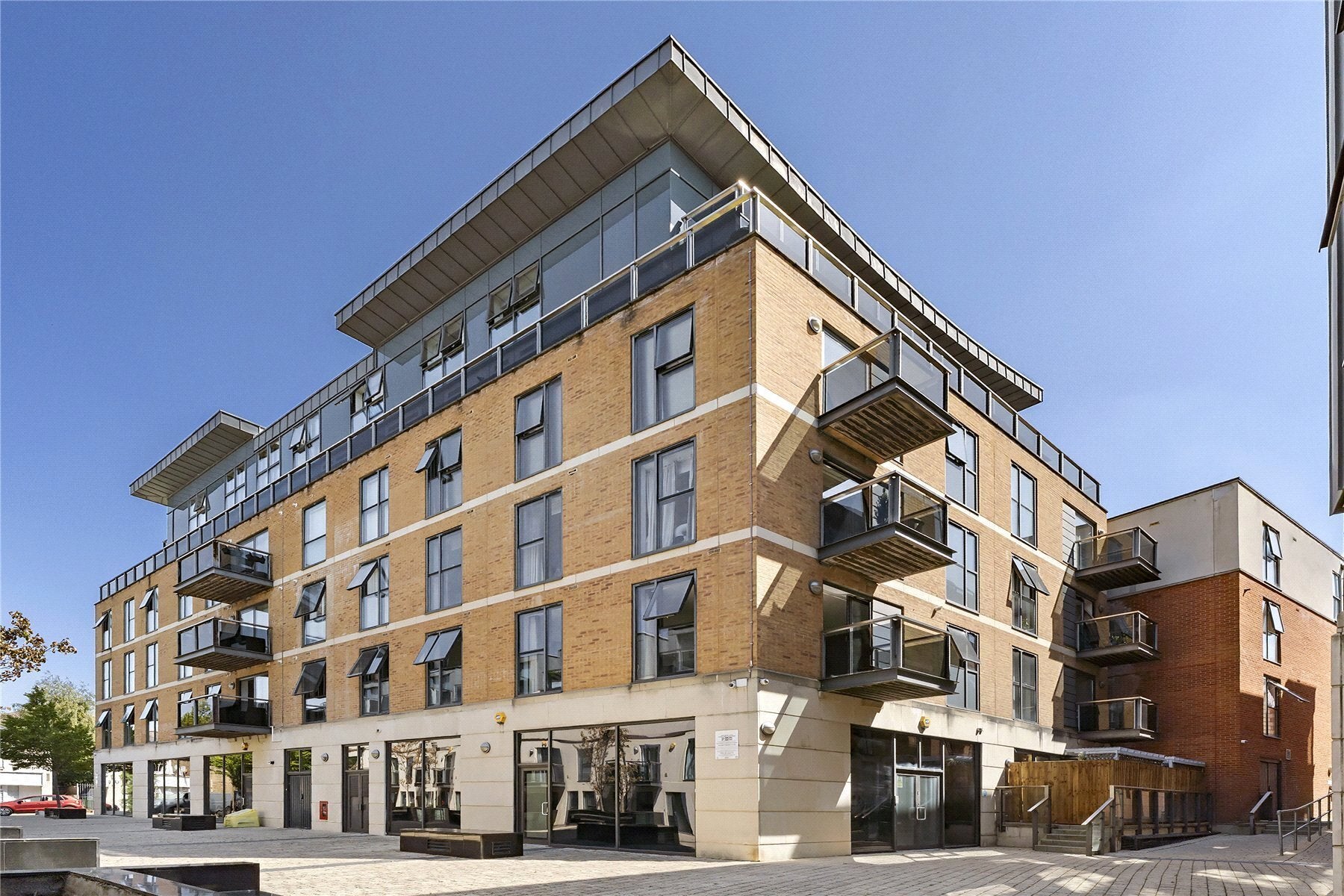 Flat St Mary's Road in Greater London