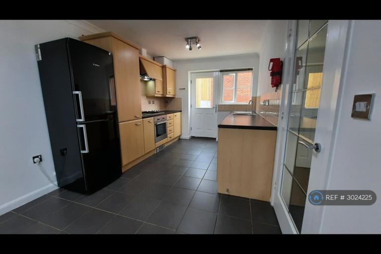 House Sissinghurst Close in Rugby