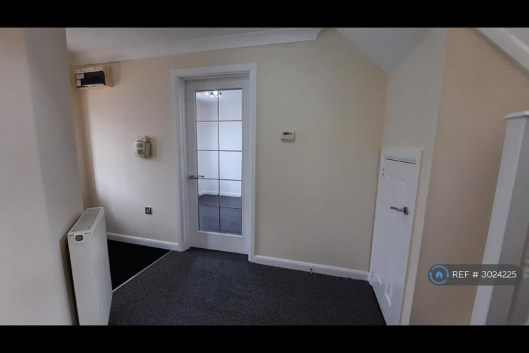 House Sissinghurst Close in Rugby