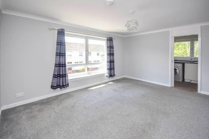 Flat Pitreuchie Place in Forfar