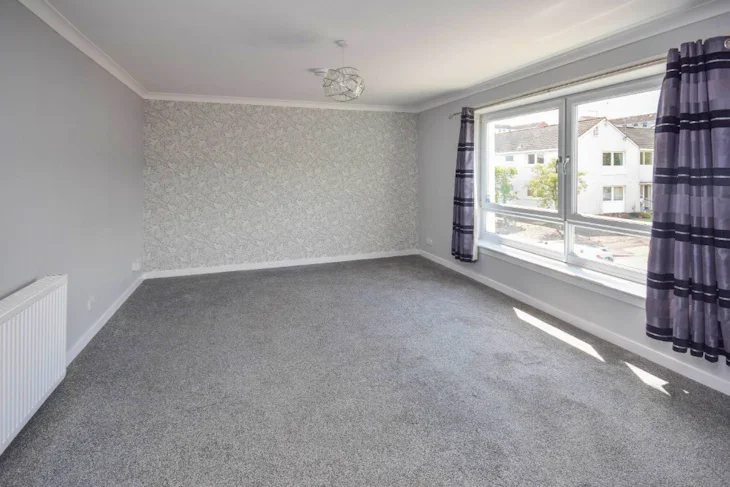 Flat Pitreuchie Place in Forfar