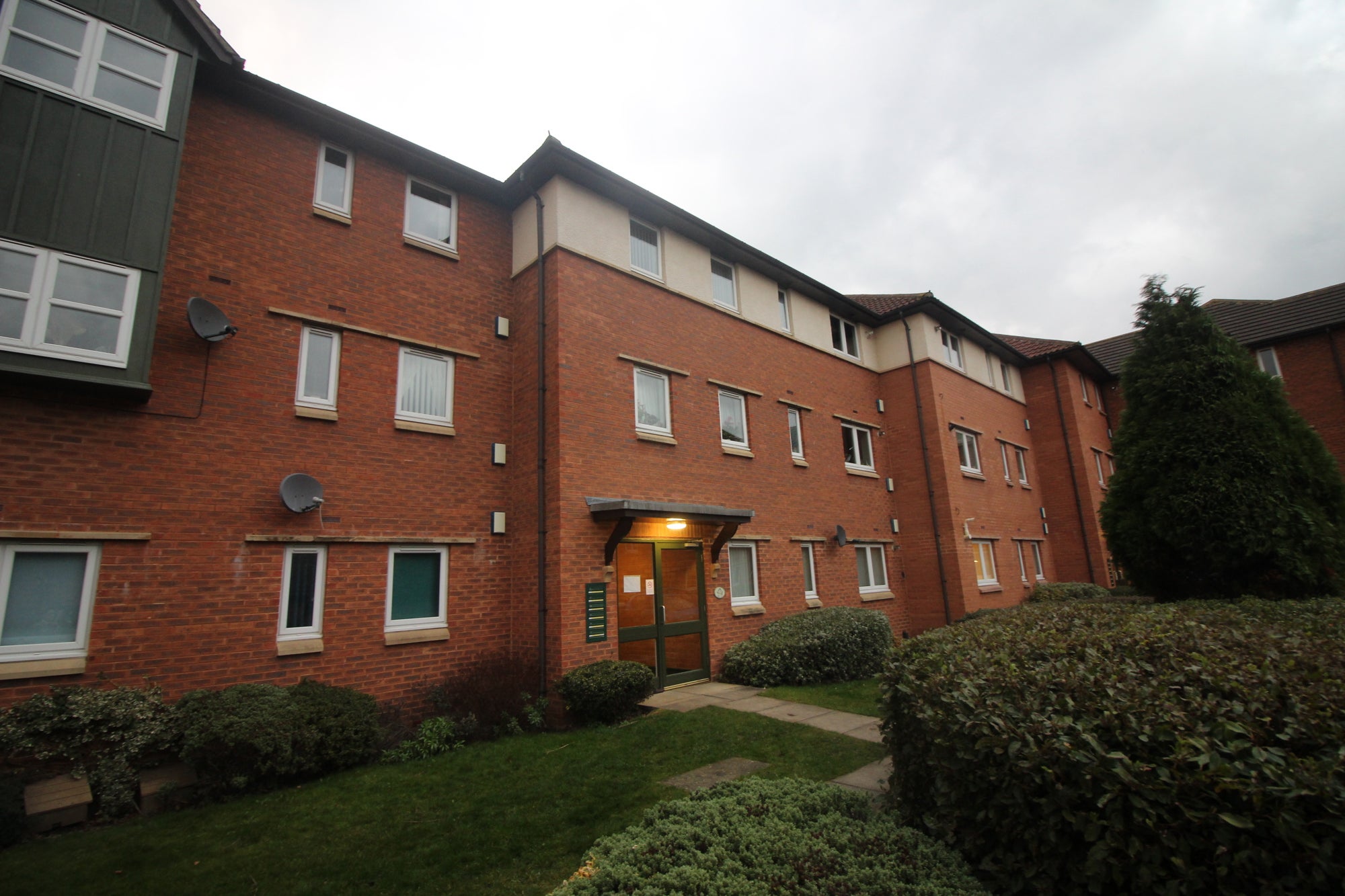 Flat Yellowley Court in Darlington