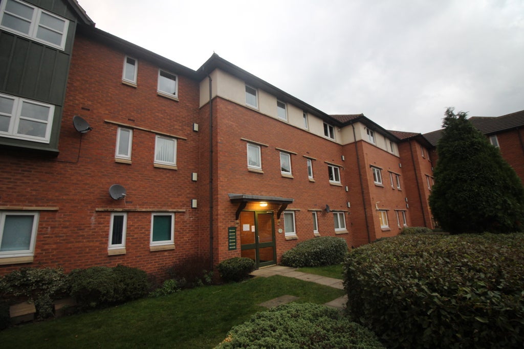 Flat Yellowley Court in Darlington