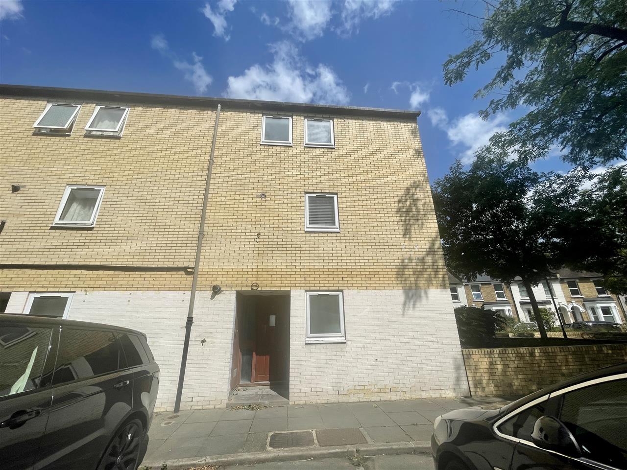 House Fenham Road in Greater London