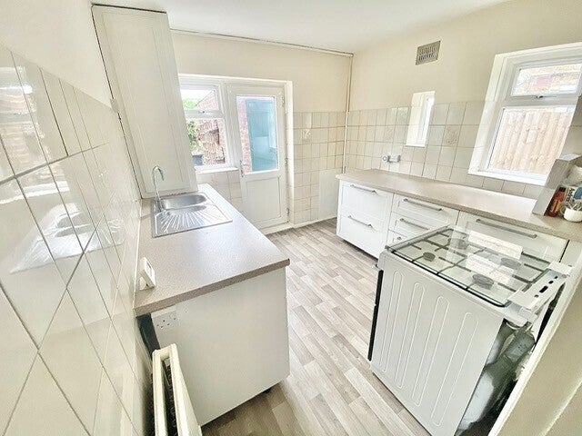 Room Rochford Road in Southend-on-Sea
