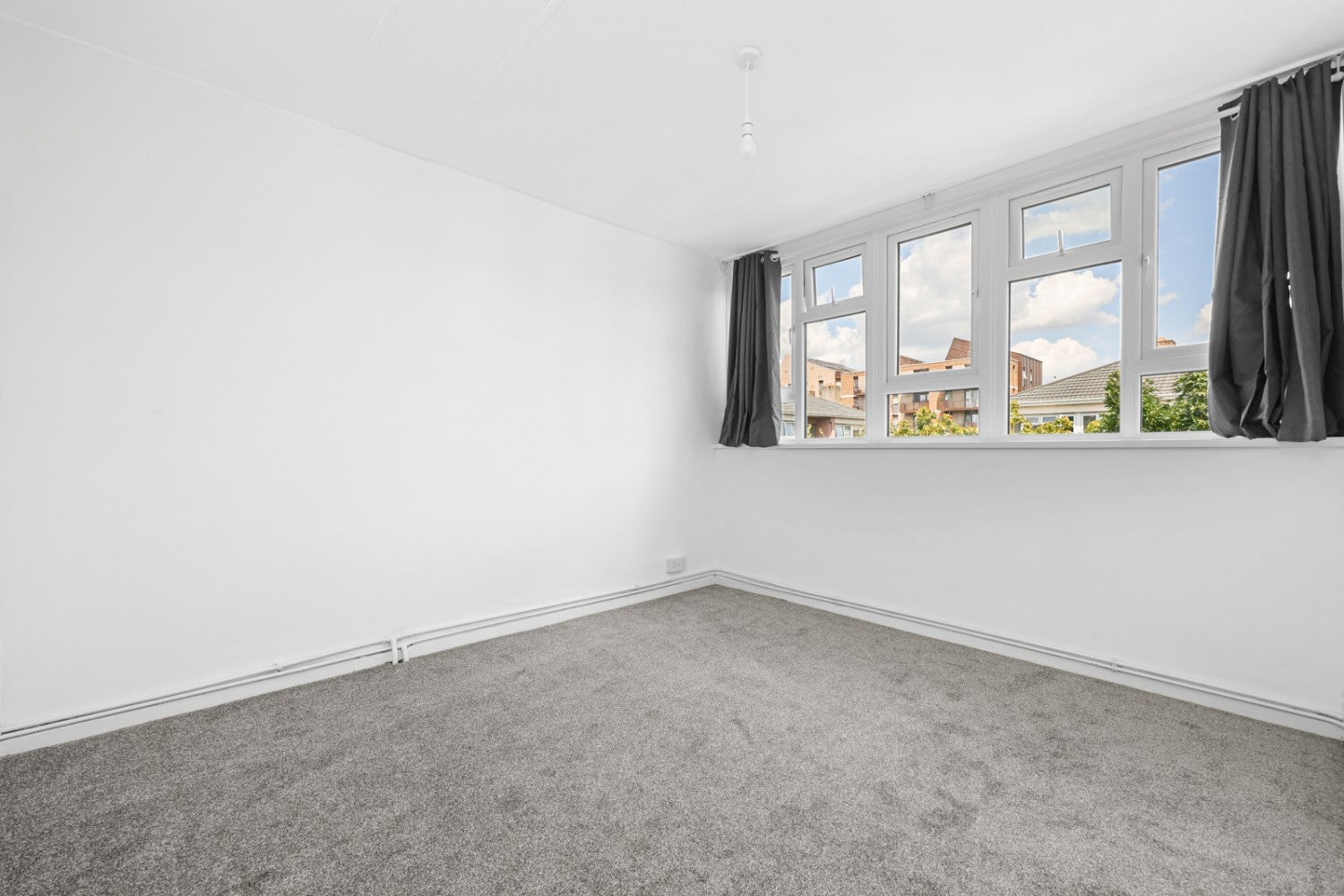 Flat Brabazon Street in Greater London