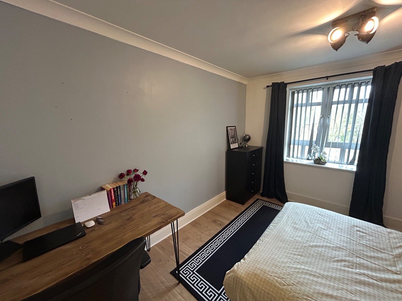 Room Queen Victoria Road in Coventry