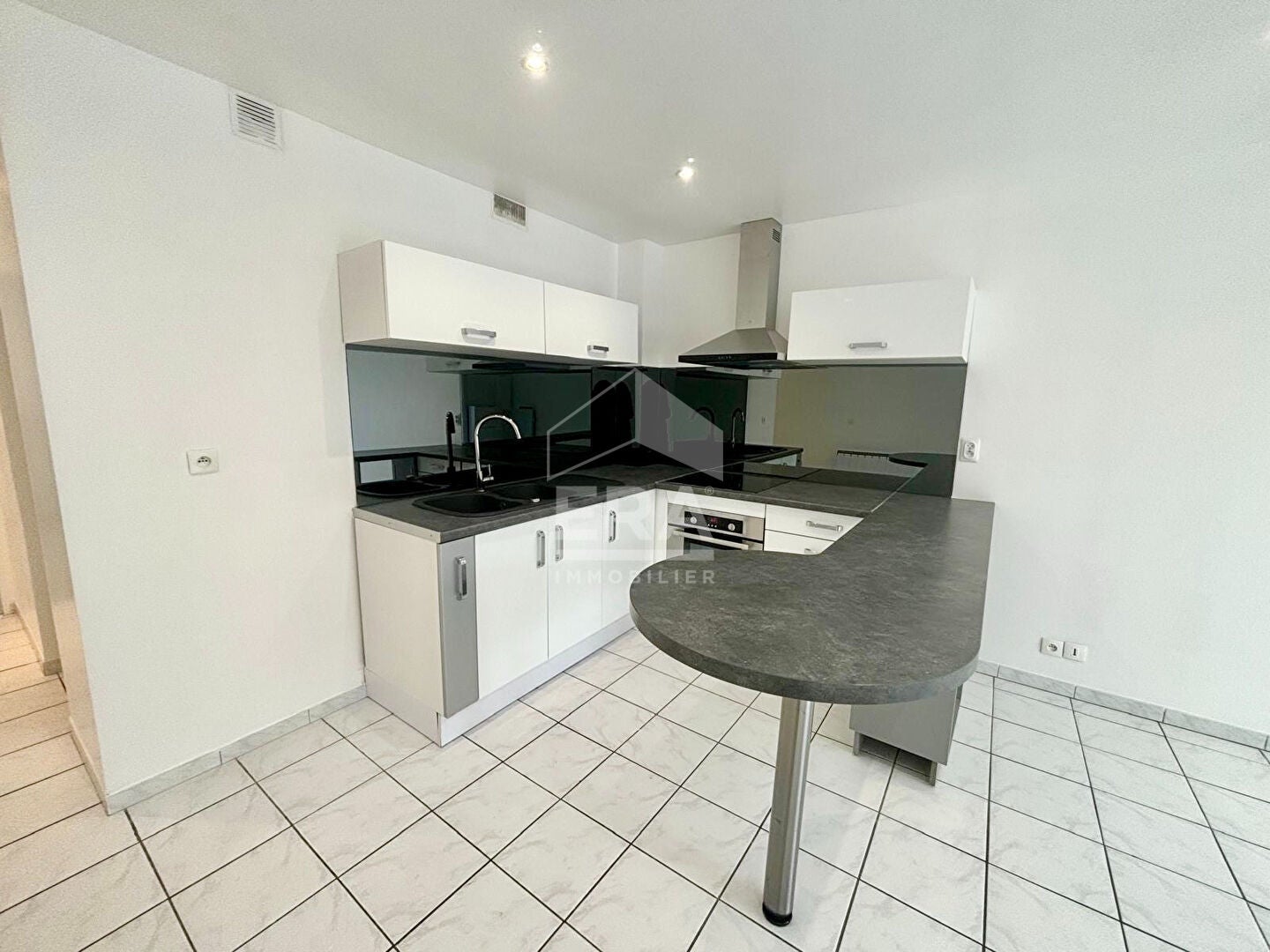 Flat Rue de la Fontaine Couverte in Dammarie-les-Lys