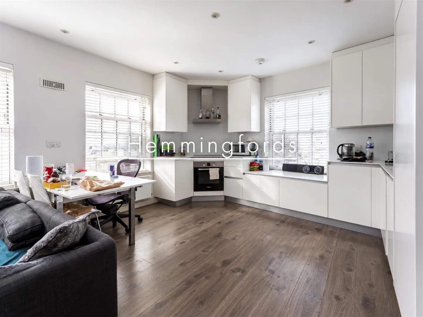 Flat Alderton Way in Greater London