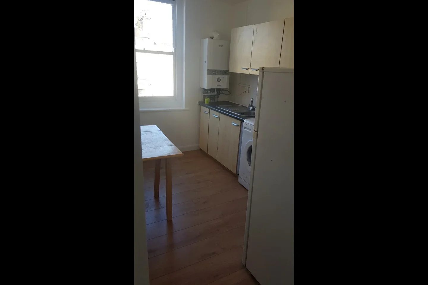 Flat Kingsland Road in Greater London
