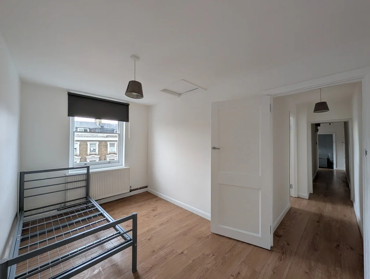 Flat Kingsland Road in Greater London