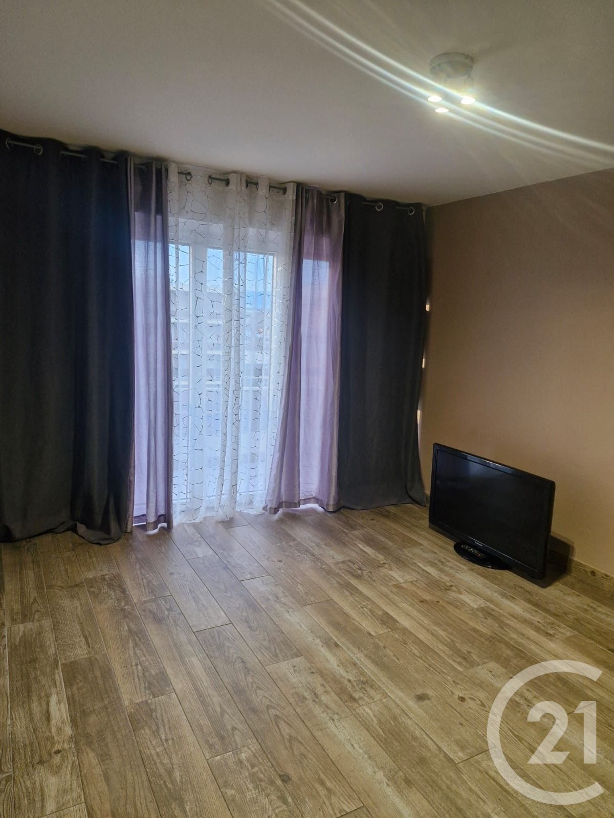 Appartement Place Des Arcades à Saint-Pierre-en-Faucigny