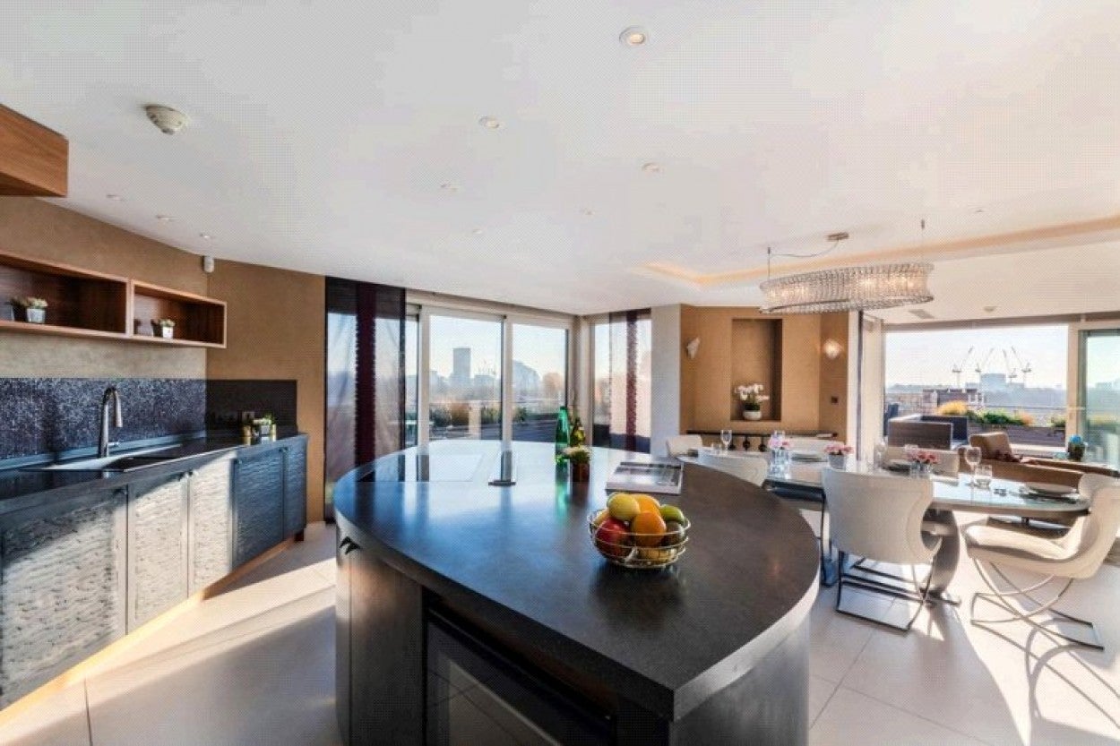 Flat Arlington Street in City of Westminster