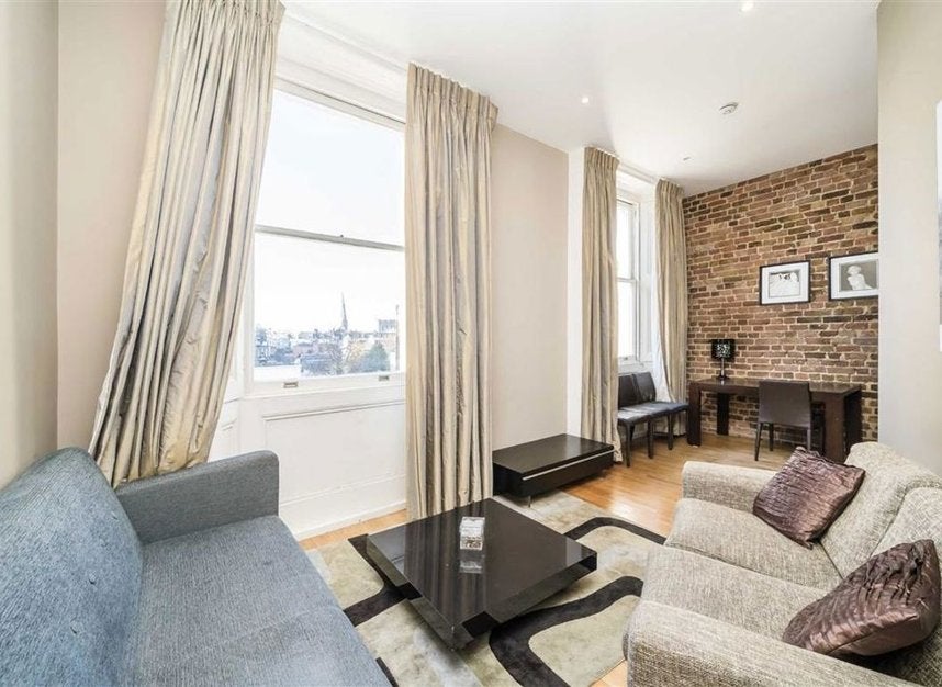 Flat Gloucester Road in Greater London